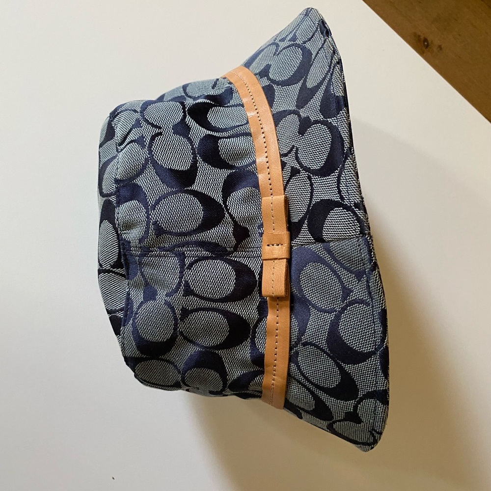 Authentic Coach Bucket Hat, vintage 90s, early 2000s